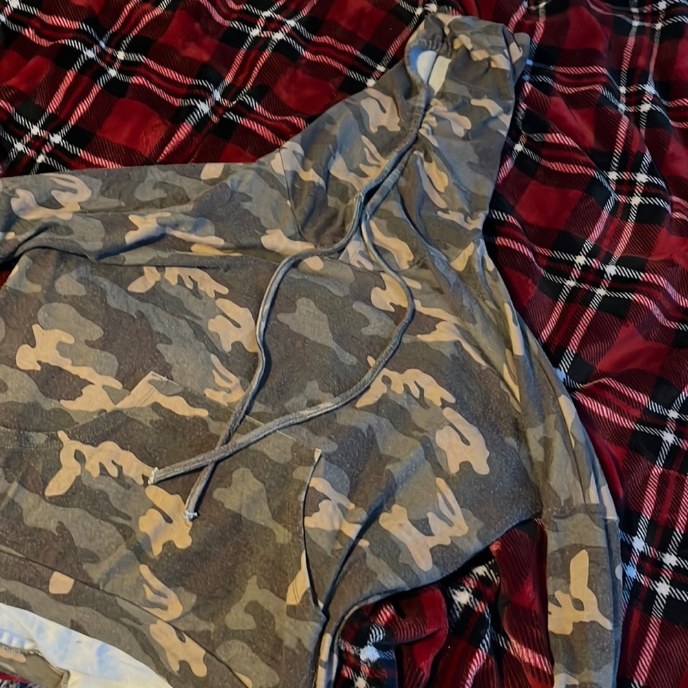 camo sweatshirt